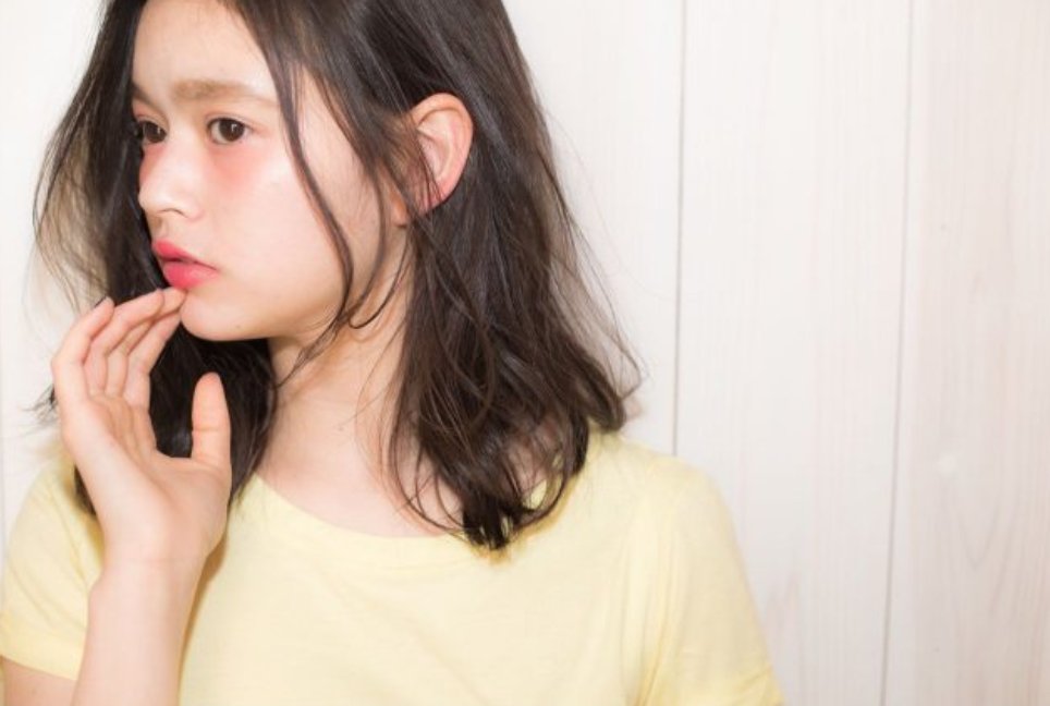 面長を目立たなくしたいあなたに面長似合うヘアアレンジを紹介 Hachibachi 面長を目立たなくしたいあなたに面長似合うヘアアレンジを紹介 Hachibachi