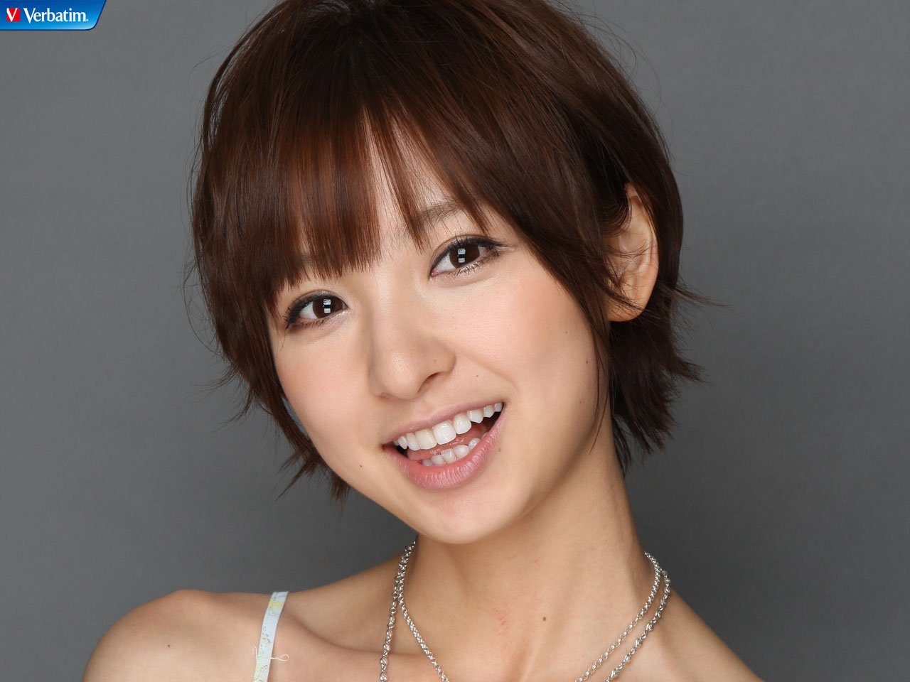 img 5a68795669ac1.png?resize=412,232 - 篠田麻里子のパーマスタイルを紹介！ボブのアレンジが特徴