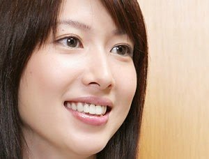 芸能界引退した グラビアアイドル小林恵美さんについて Hachibachi