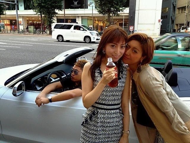 彩菜 と良く間違えられる加藤茶の嫁 綾菜 の黒い過去とは Hachibachi 彩菜 と良く間違えられる加藤茶の嫁 綾菜 の黒い過去とは Hachibachi