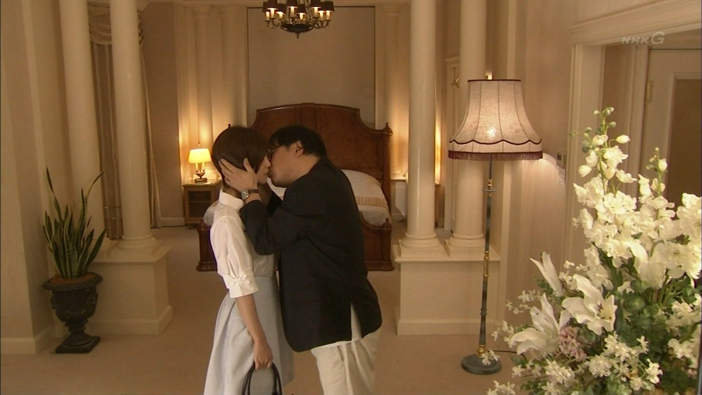 国仲涼子のキスシーンが凄いらしい 話題のキスシーン徹底研究 Hachibachi 国仲涼子のキスシーンが凄いらしい 話題のキスシーン徹底研究 Hachibachi