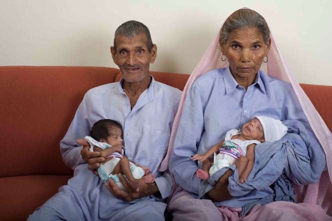 omkari panwar.jpg?resize=1200,630 - La plus vieille mère du monde a donné naissance à des jumeaux, à 70 ans