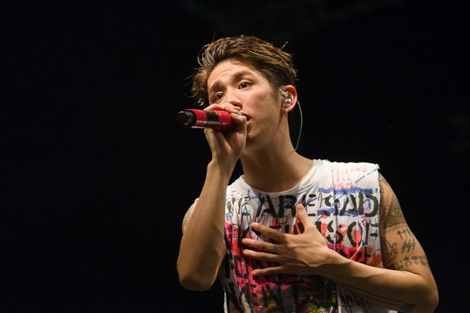 One Ok Rockのtakaは苦労人 ジャニーズ時代や 家族との関係性について Hachibachi