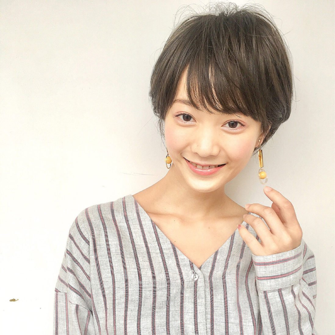 面長でもショートヘアは似合う ヘアアレンジのポイントとは Hachibachi 面長でもショートヘアは似合う ヘアアレンジのポイントとは Hachibachi