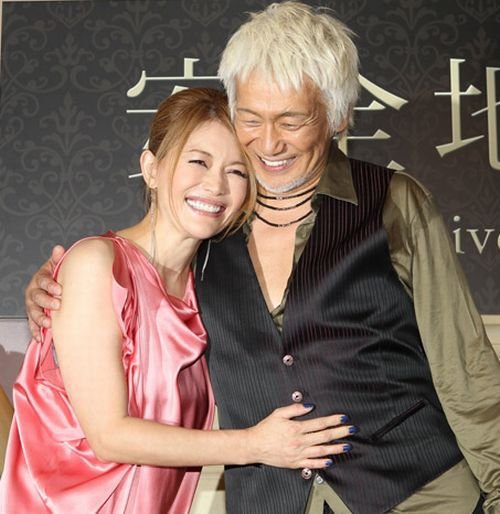 玉置浩二と青田典子のなれそめは 愛の電話から Hachibachi 玉置浩二と青田典子のなれそめは 愛の電話から Hachibachi