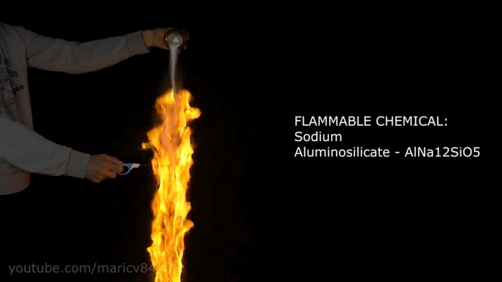 10-household-items-that-are-highly-flammable-10-amazing-experiments-with-fire-mp4_20180223_180418-883