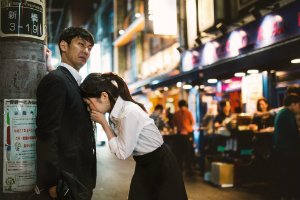 路上 女子