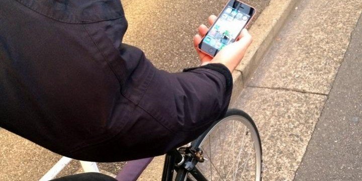 自転車スマホ 事故