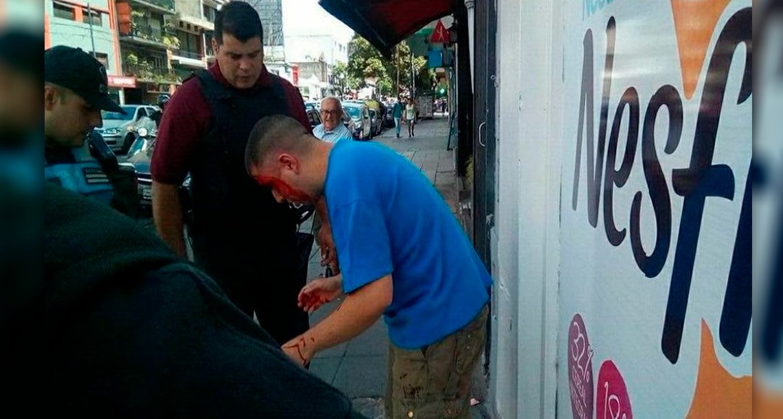 Simuló por WhatsApp ser su hija de 11 y le dio una golpiza al acosador covorte.png?resize=1200,630 - Simuló por WhatsApp ser su hija de 11 y le dio una golpiza al acosador