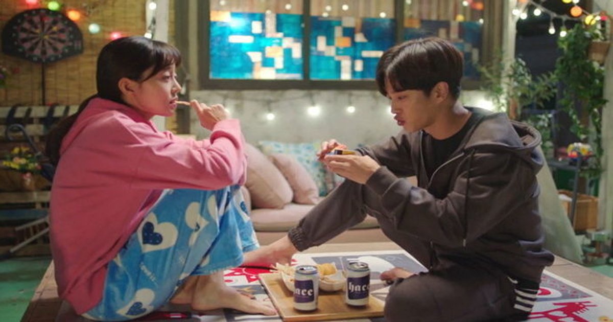 장기 연애 커플이라면 '격공'하지만 '조심'해야 할 5가지 - Small Joys 장기 연애 커플이라면 '격공'하지만 '조심'해야 할 5가지 - Small Joys