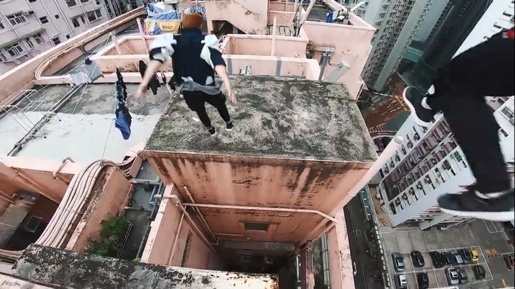 rooftop-pov-escape-from-hong-kong-security-%f0%9f%87%ad%f0%9f%87%b0-mp4_20180213_155618-845