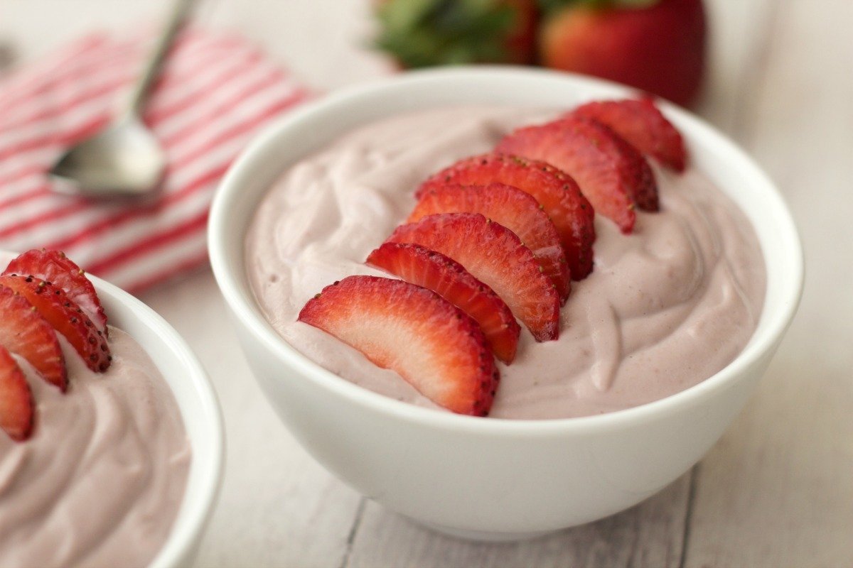 strawberry cashew yogurt 7.jpg?resize=412,275 - Danoninho de inhame, uma opção saudável que aumenta a imunidade