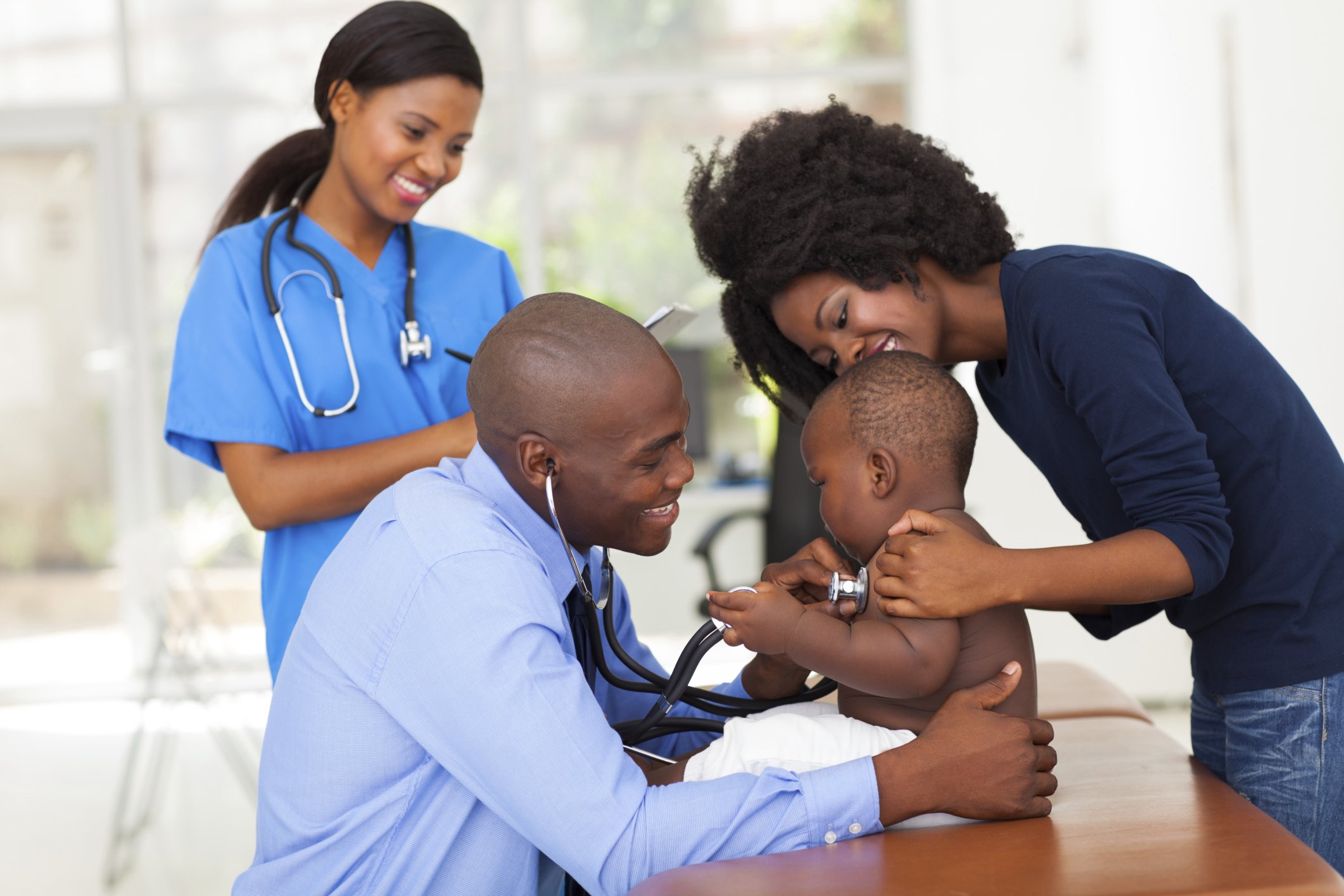 10 tips for preparing your kids for checkups.jpg?resize=412,232 - Se ausentar do trabalho para levar filho ao médico agora tem amparo legal