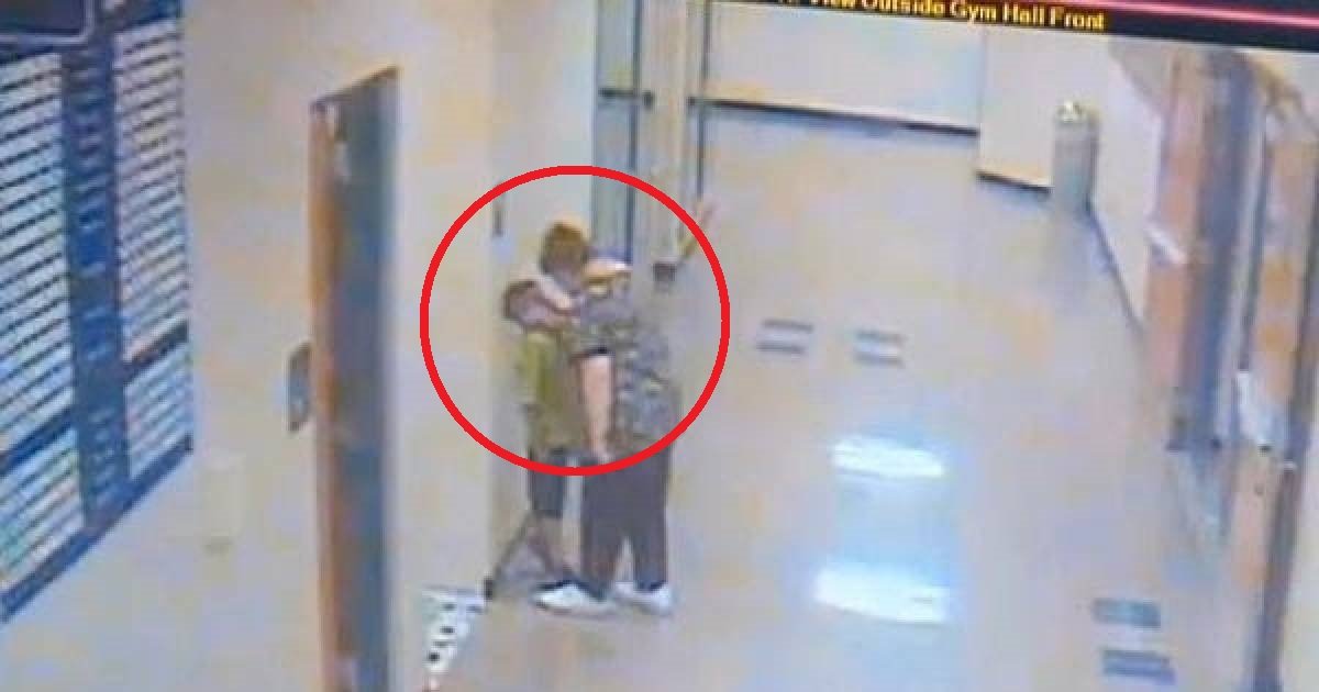 4ng.jpg?resize=1200,630 - [Vidéo] Une professeure de maternelle suspendue pour avoir malmené un élève de 6 ans dans un couloir.