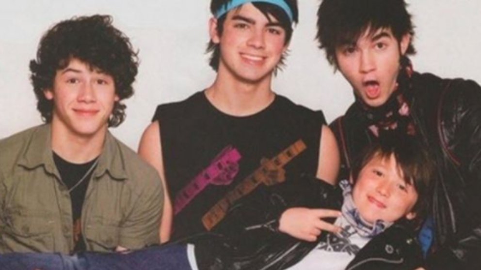 Así ha crecido el hermano pequeño de los Jonas Brothers