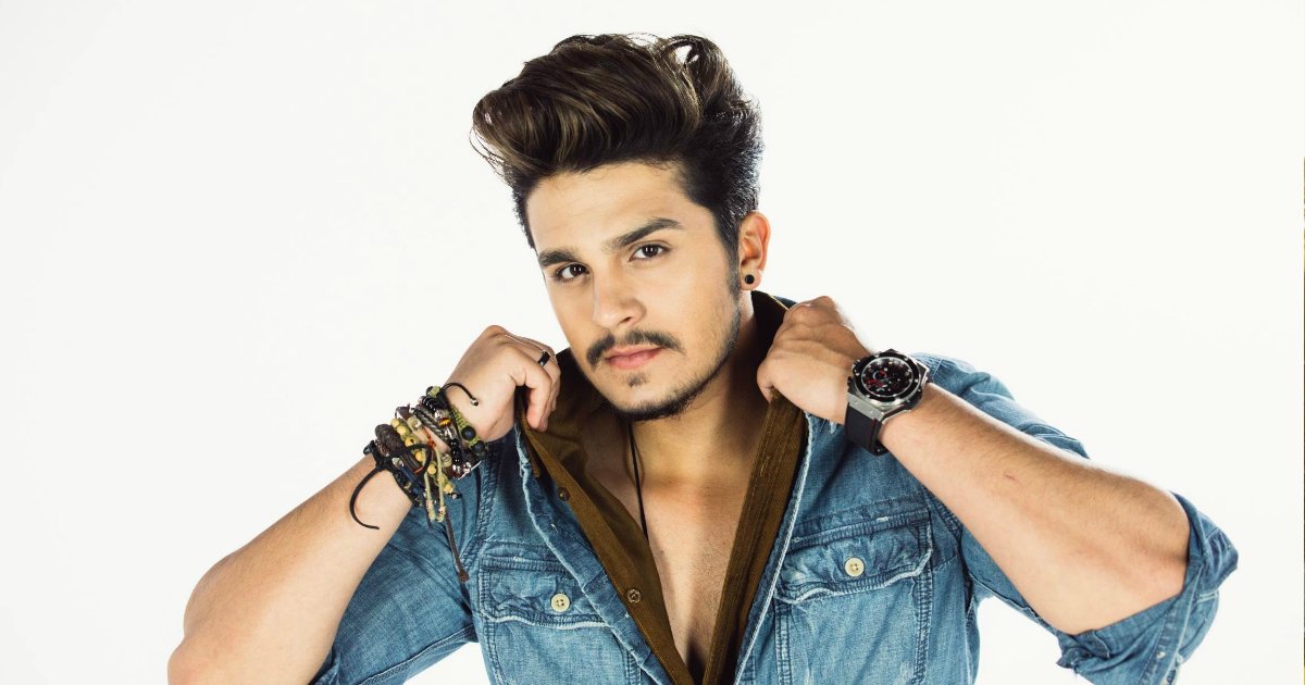 luan.png?resize=412,275 - Internautas tiram sarro de novo penteado de Luan Santana e o cantor ironiza