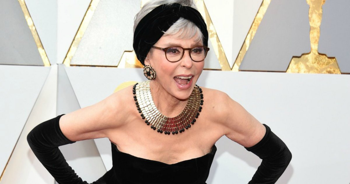 ritathumb.png?resize=412,275 - Rita Moreno usa o mesmo vestido de 56 anos no tapete vermelho do Oscar