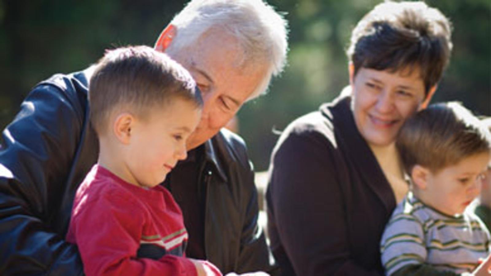 role of grandparents part 1 episode 38 2012 11 08.jpg?resize=412,275 - Estudo comprova que as crianças precisam de seus avós para crescerem felizes