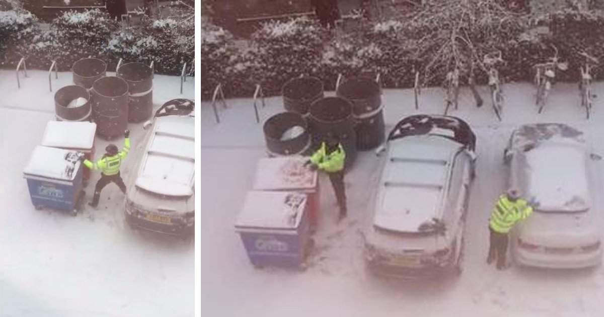 thumbnail5godadadr.png?resize=412,232 - Policiais são flagrados brincando de guerra de bolas de neve antes de seu turno começar
