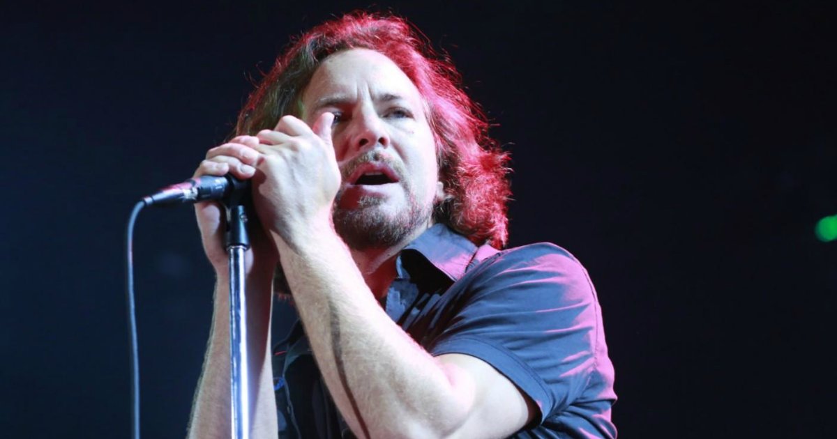 vedder.png?resize=412,232 - Líder do Pearl Jam faz discurso em apoio às mulheres durante show