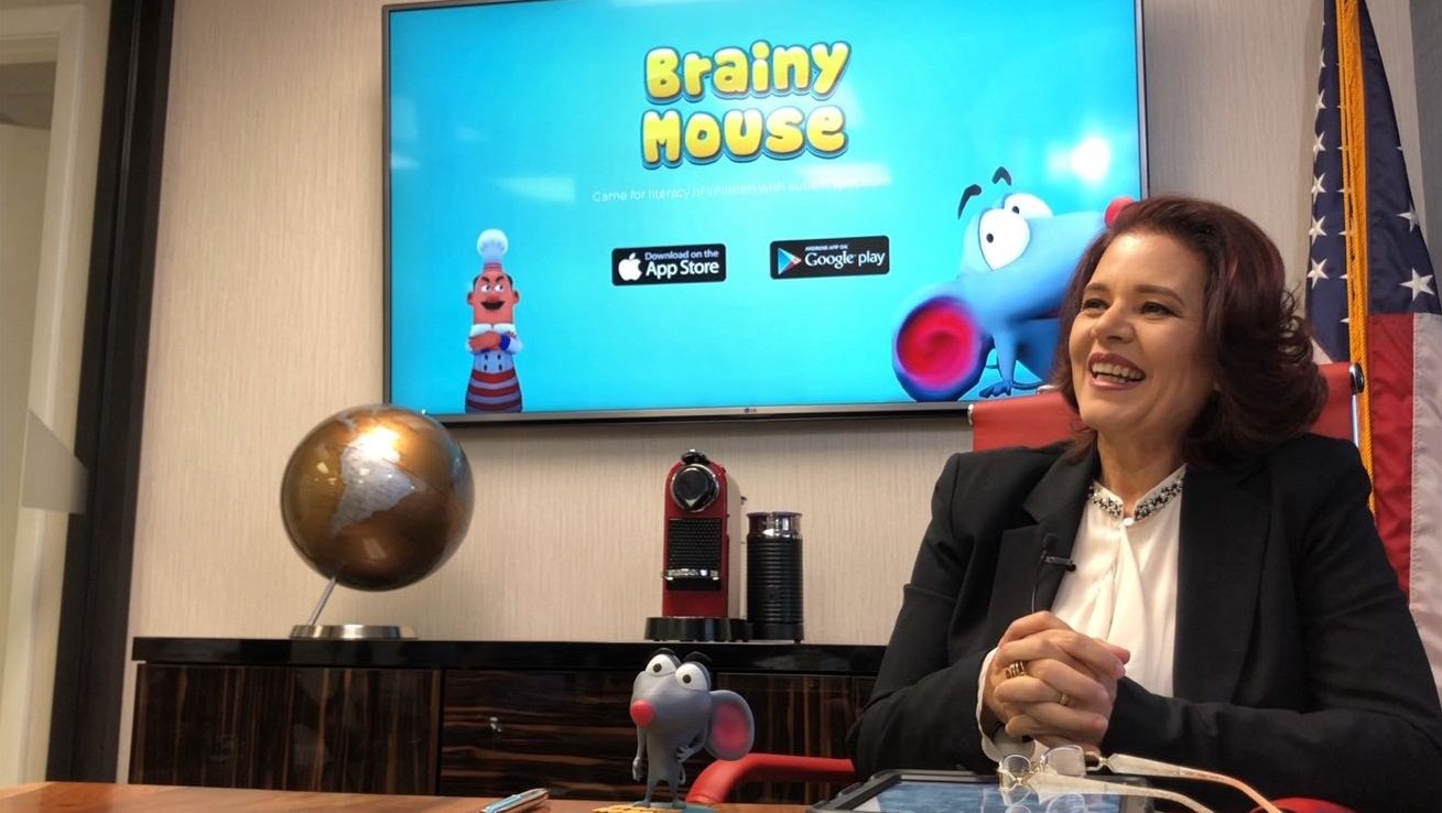 Brasileira lança aplicativo que ajuda na alfabetização de crianças com autismo anasarrizo presidentebrainymousefoundation.jpg?resize=1200,630 - Brasileira lança aplicativo que ajuda na alfabetização de crianças com autismo