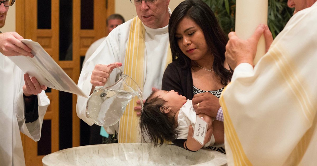 batismo.png?resize=1200,630 - A importância dos padrinhos na vida dos afilhados