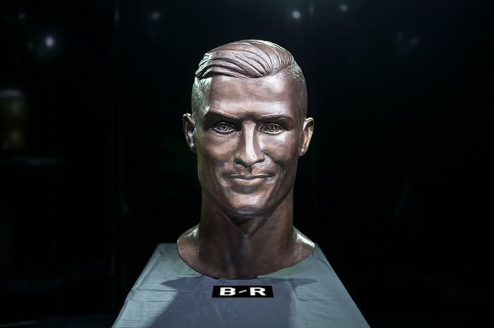 cristiano-ronaldo-new-bust-statue-emanuel-santos-8