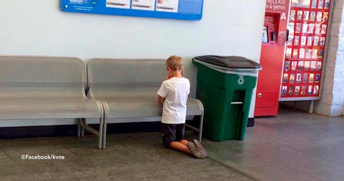 rezaso.jpg?resize=412,275 - Perdió a su hijo en el supermercado, y luego lo encontró rezando por un motivo terrible