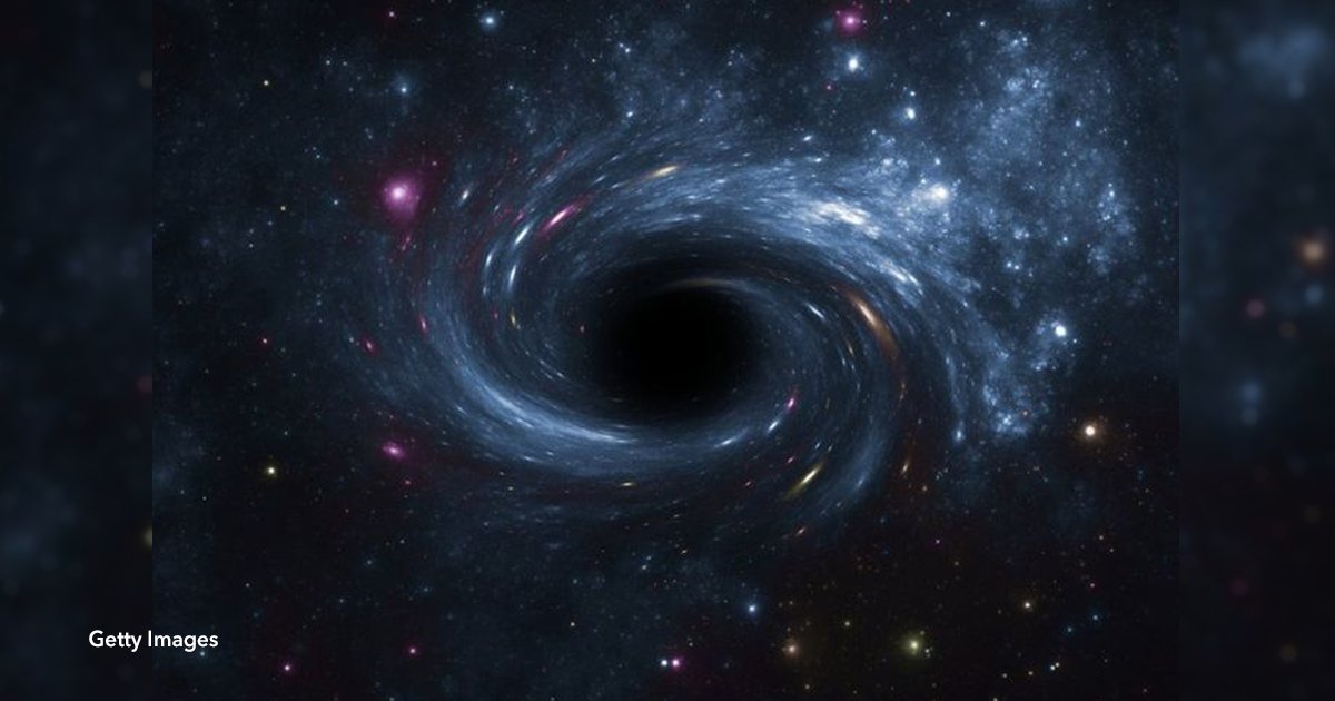 2 cov 2.jpg?resize=412,232 - Hallaron un monstruoso agujero negro que se devora un sol cada dos días