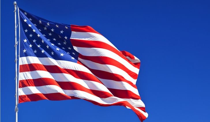 Pourquoi y a-t-il 13 bandes sur le drapeau américain?