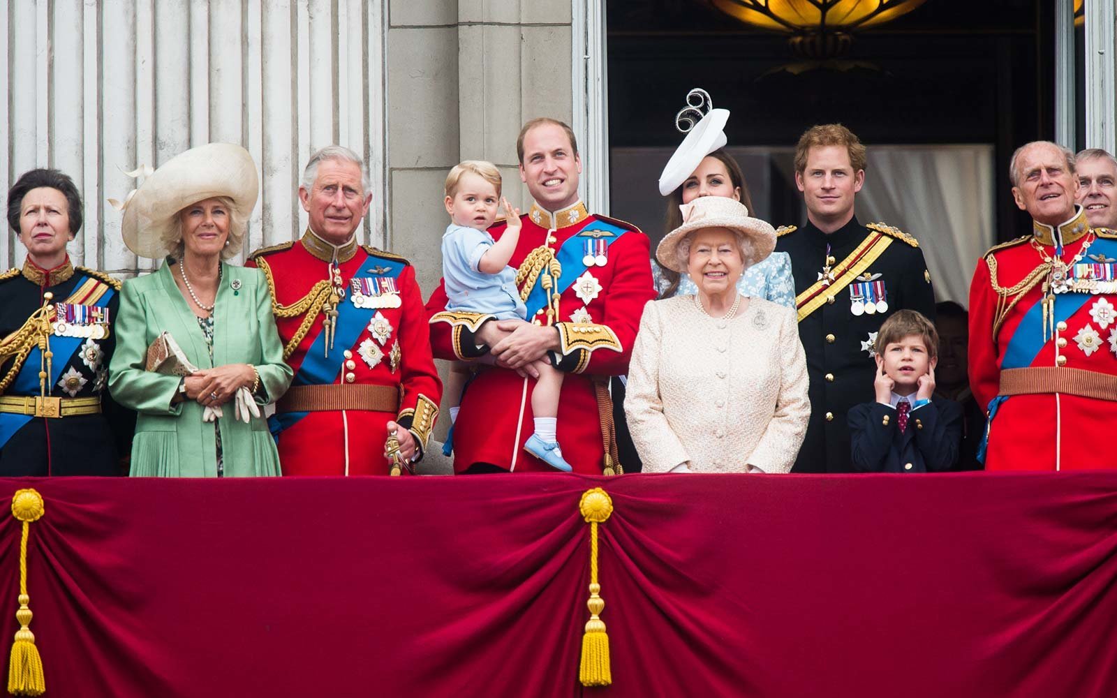 british royal family united kingdom royalfamtree0817.jpg?resize=412,232 - 10 regras estranhas que a Família Real precisa seguir