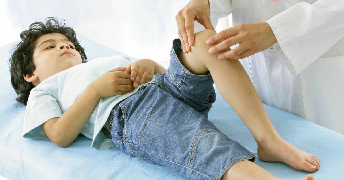 dor crianca.png?resize=1200,630 - Crianças de 3 a 10 anos podem sentir dor na perna sem causa aparente
