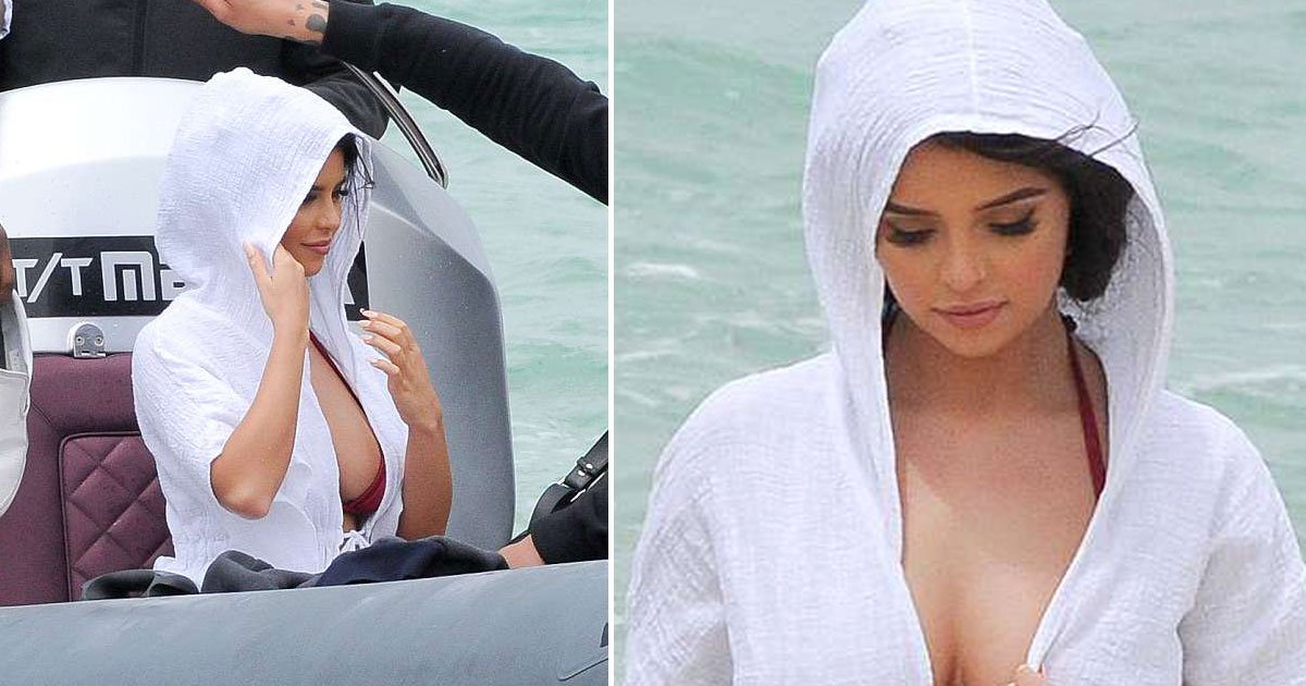 untitled 1 55.jpg?resize=412,232 - Demi Rose dévoile ses courbes lors de son séjour à Ibiza.