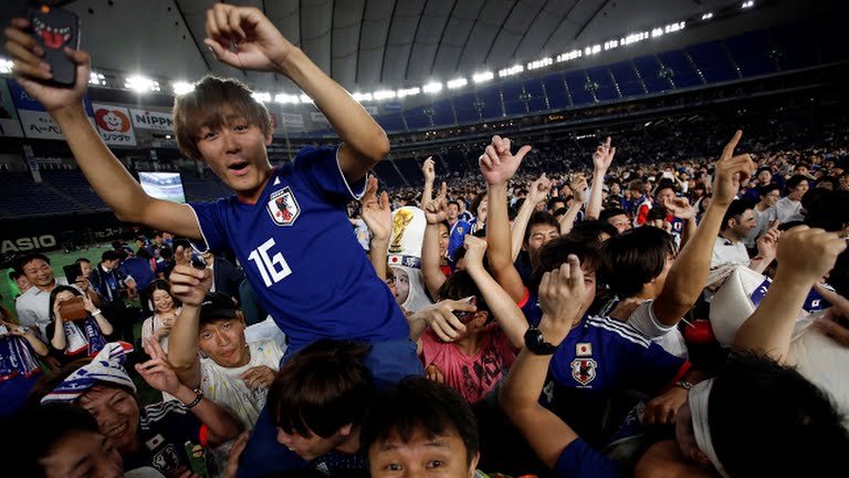180618 101.jpg?resize=412,232 - 日本足球爆冷門贏了哥倫比亞，但日本球迷賽後舉動更令人震驚
