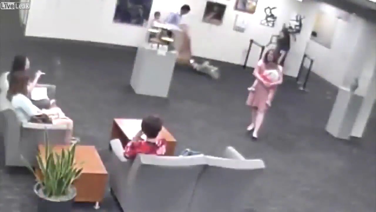 Family faces 7k claim after child knocks over statueì ëí ì´ë¯¸ì§ ê²ìê²°ê³¼