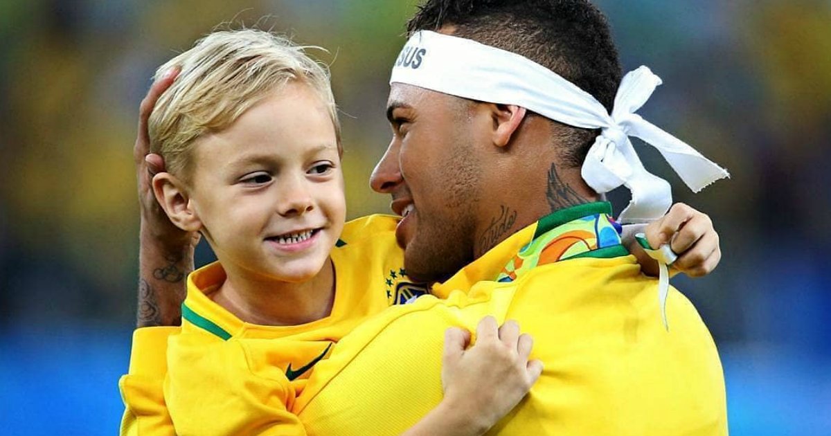 neymar davi.png?resize=412,232 - Neymar mostra torcida do filho para jogo na Copa