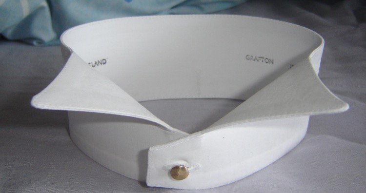 Grafton starched-stiff detachable wing collar Grafton starched-stiff detachable wing collar