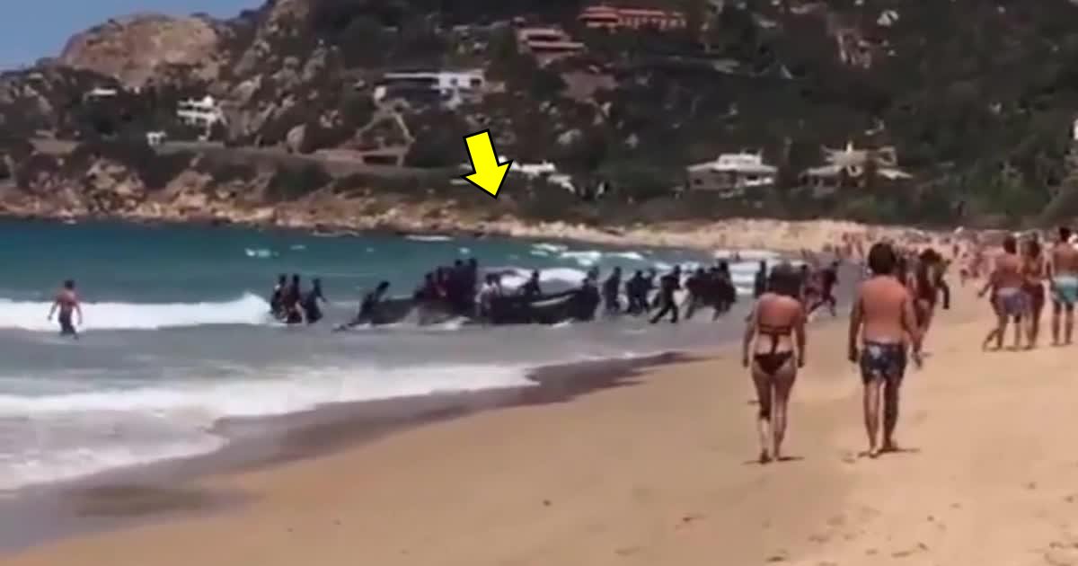 afdaf.jpg?resize=1200,630 - Le moment où 50 immigrants débarquent sur une plage espagnole fait le tour d'Internet