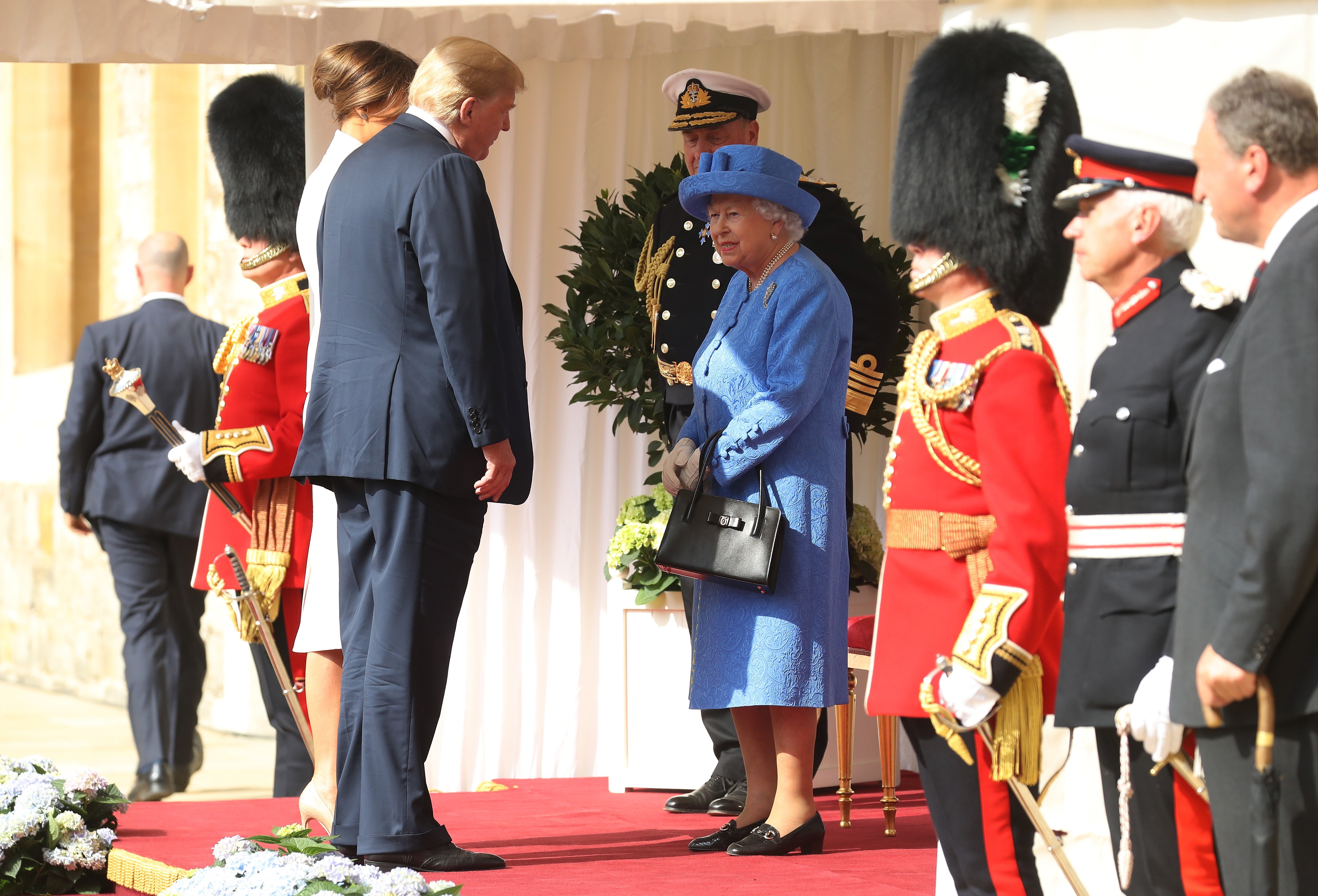 gettyimages 997851916.jpg?resize=412,232 - Trump comete gafes durante encontro com a rainha Elizabeth