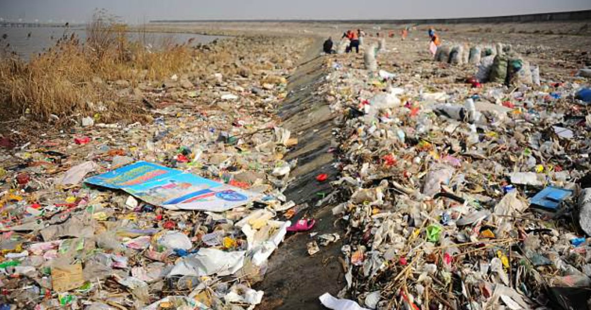 plastic waste.jpg?resize=1200,630 - Un estudio muestra que el 95% de los residuos plásticos mundiales provienen SOLAMENTE de diez ríos asiáticos y africanos