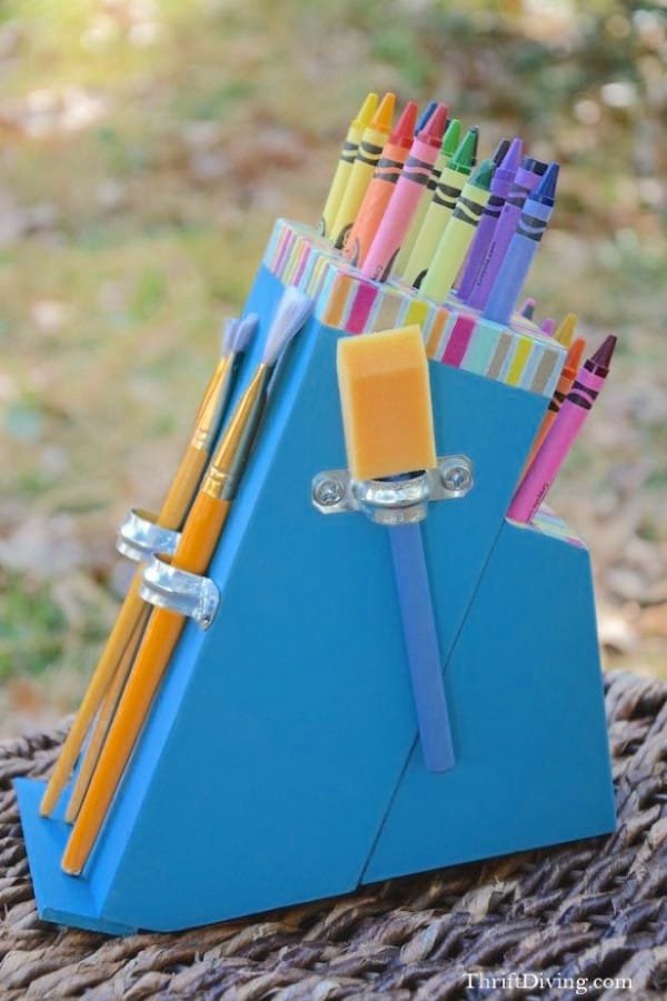 how-to-turn-a-knife-block-into-crayon-holder-crafts-repurposing-upcycling-1-600x900