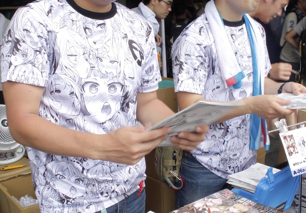 180816 106.jpg?resize=1200,630 - 日本同人場大熱賣！「高潮臉T恤」兩個小時銷售一空！