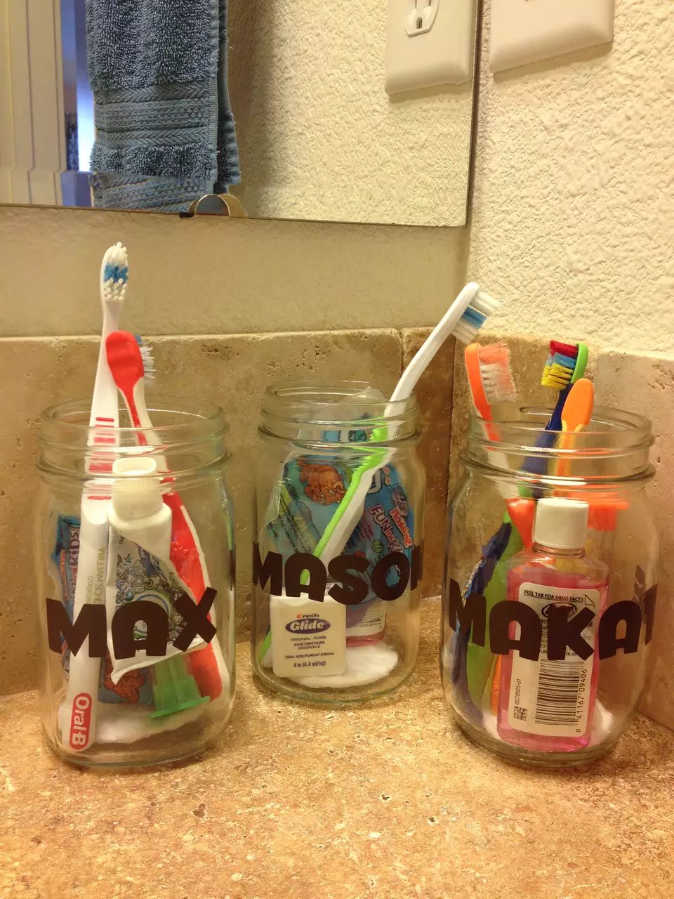 Tooth brush organizers