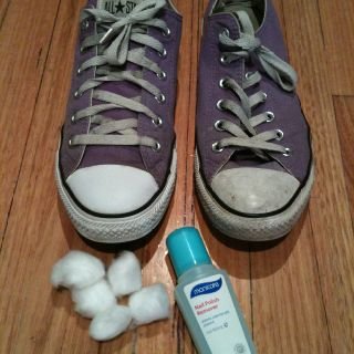 How to clean Converse trainers: nail polish remover + cotton wool!