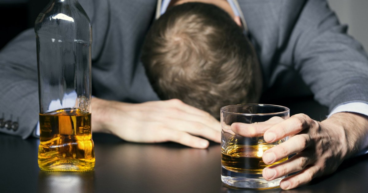 bebida.png?resize=412,232 - Bebida alcoólica mata quase 100 mil pessoas por ano no Brasil
