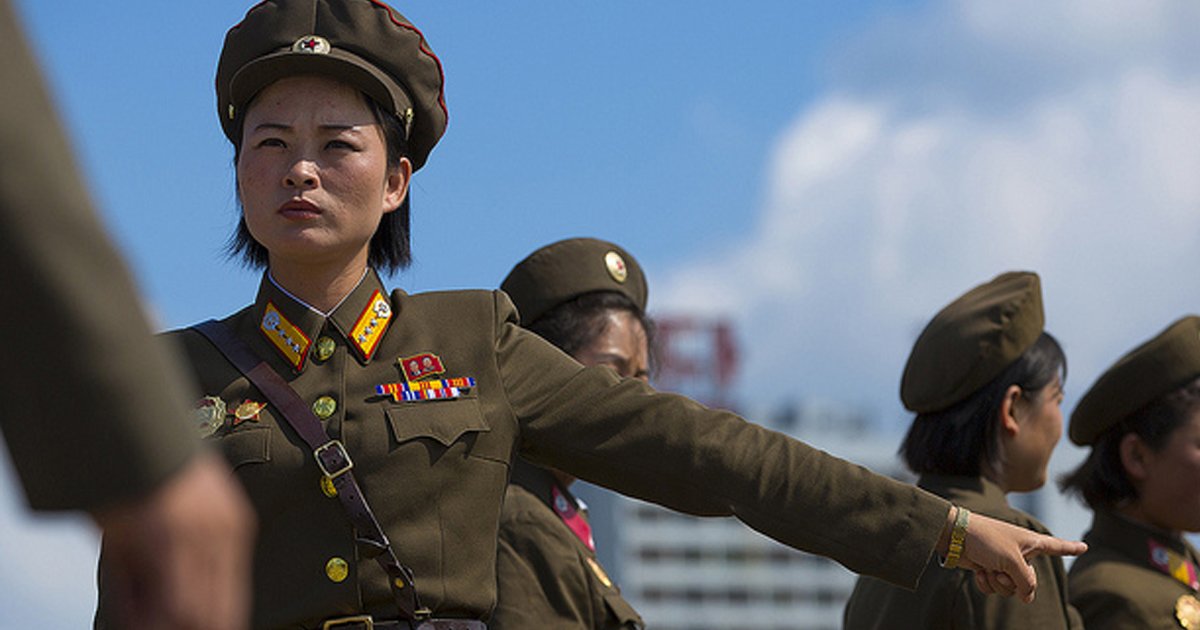 ebb681ed959c.jpg?resize=1200,630 - 한 사진 작가를 추방되게 만든 '북한을 찍은 사진들' 모음 (사진 20장)
