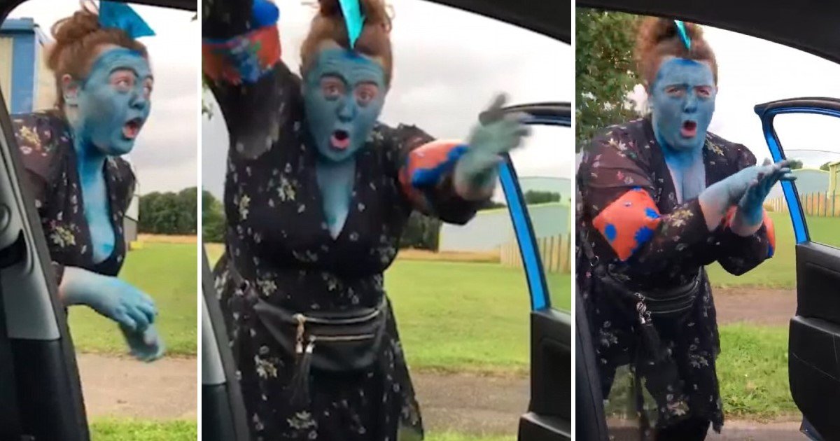 featured image 73.jpg?resize=1200,630 - Mother Painted Herself Blue And Danced Beside Car To Complete 'Baby Shark Challenge'