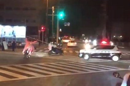 暴走族屁孩騎車挑釁 日警不追趕直接 這樣做 網友 好療癒 Voncho