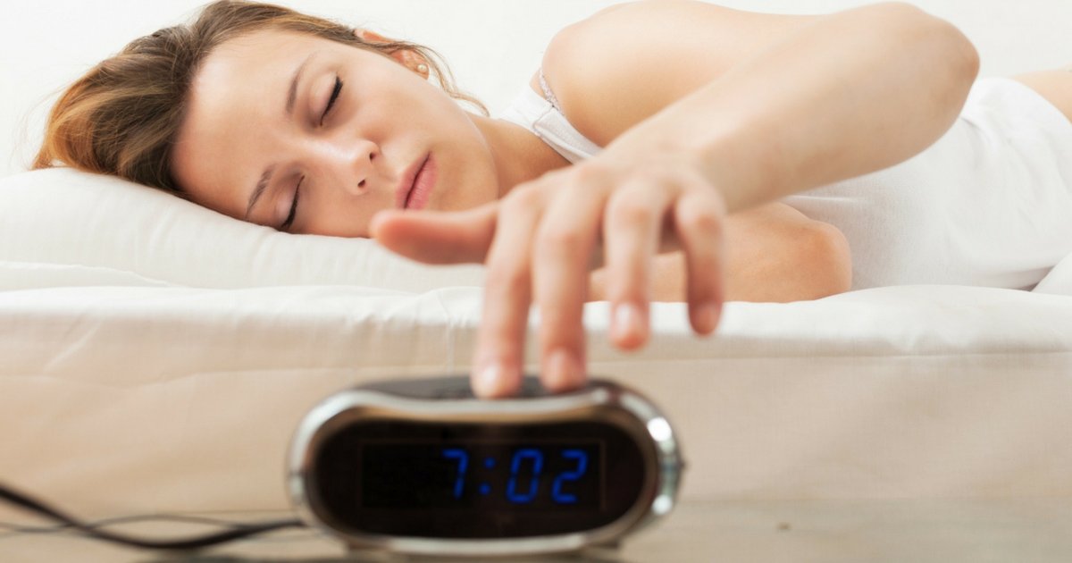 snooze1.png?resize=412,275 - Quem enrola para sair da cama é mais inteligente, afirma estudo