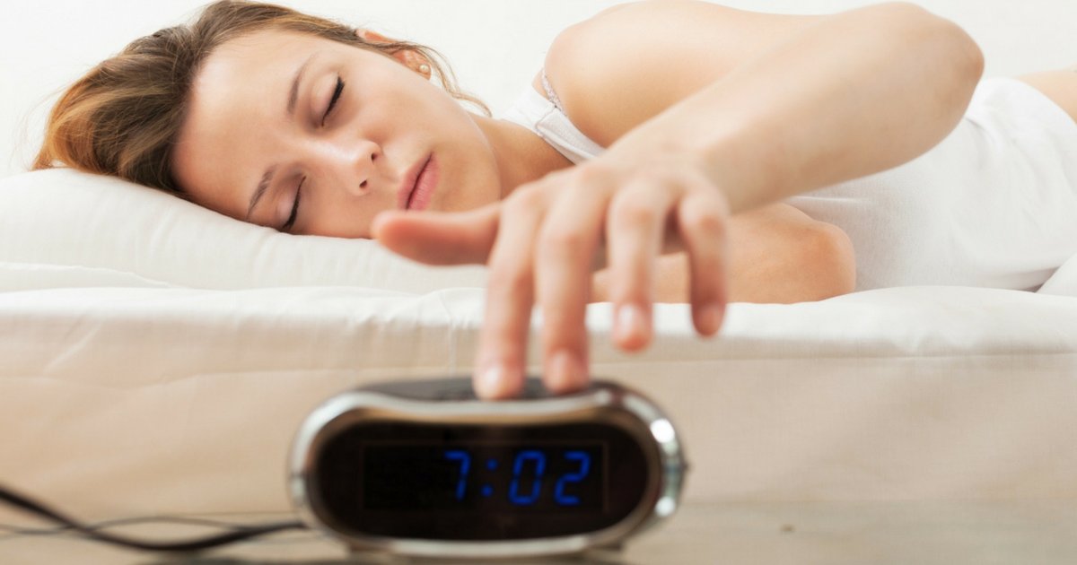 snooze1.png?resize=412,232 - Quem enrola para sair da cama é mais inteligente, afirma estudo